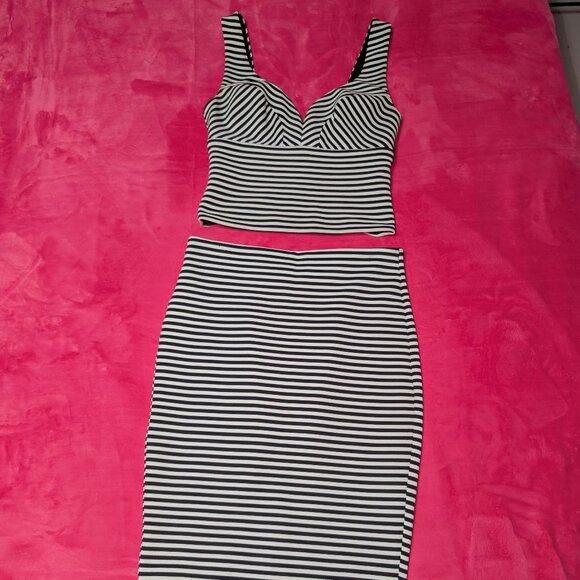 Guess midi skirt and my matching top combo - Picture 1 of 5